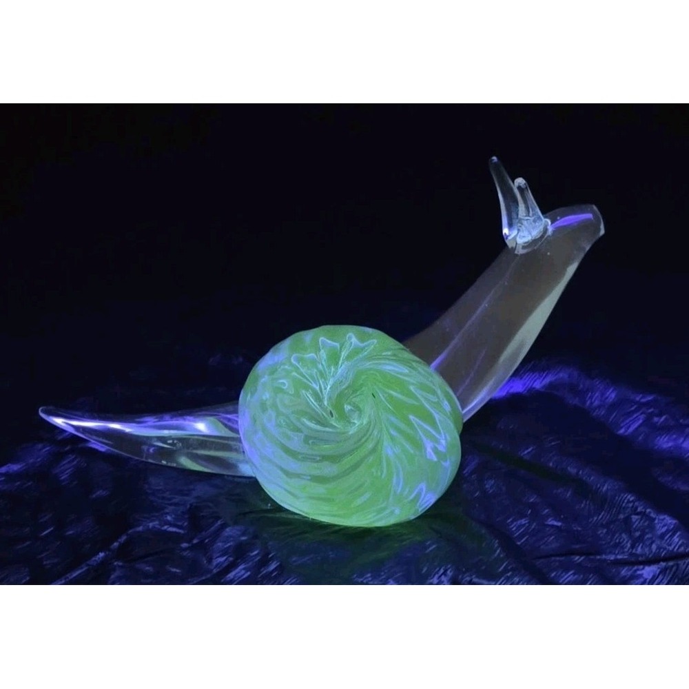 Rare Vintage Murano Vaseline/Uranium Glass Snail 7.5" X 4" Glows Under Blackligh
